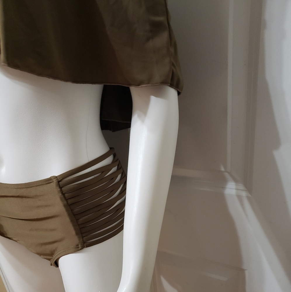 Off The Shoulder Flounce Side Split Bikini - image 4